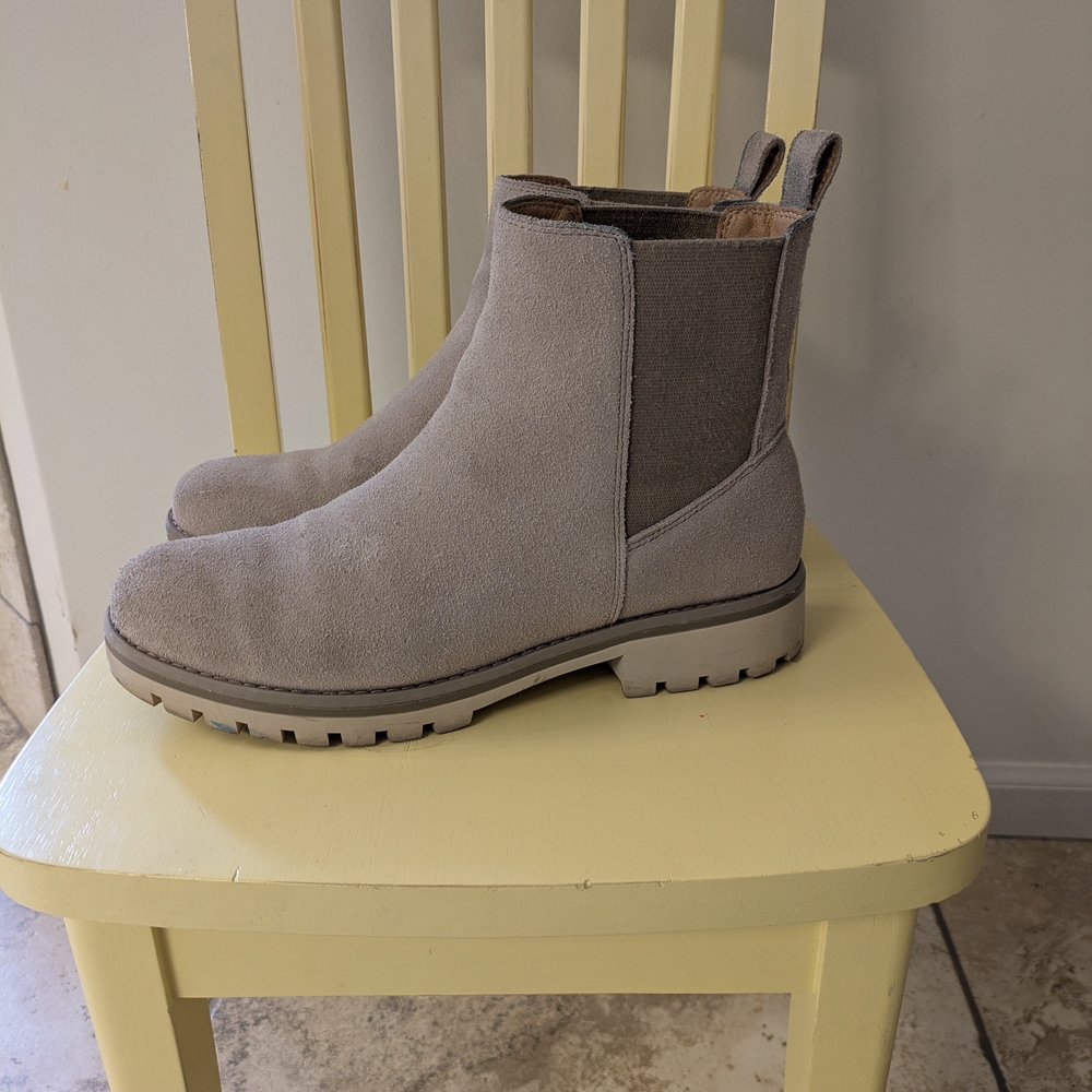 Crown Vintage Taupe Suede Ankle Boots 8.5
